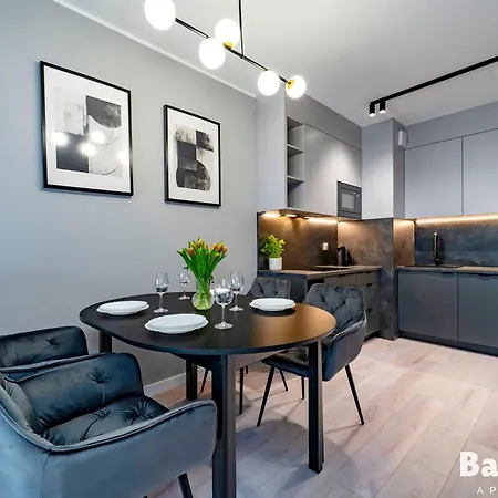 Balticon Kasprowicza Parking Inclusive Apartment