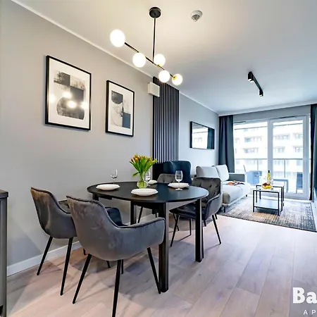 Balticon Kasprowicza Parking Inclusive Apartment