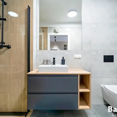 Balticon Kasprowicza Parking Inclusive Apartment